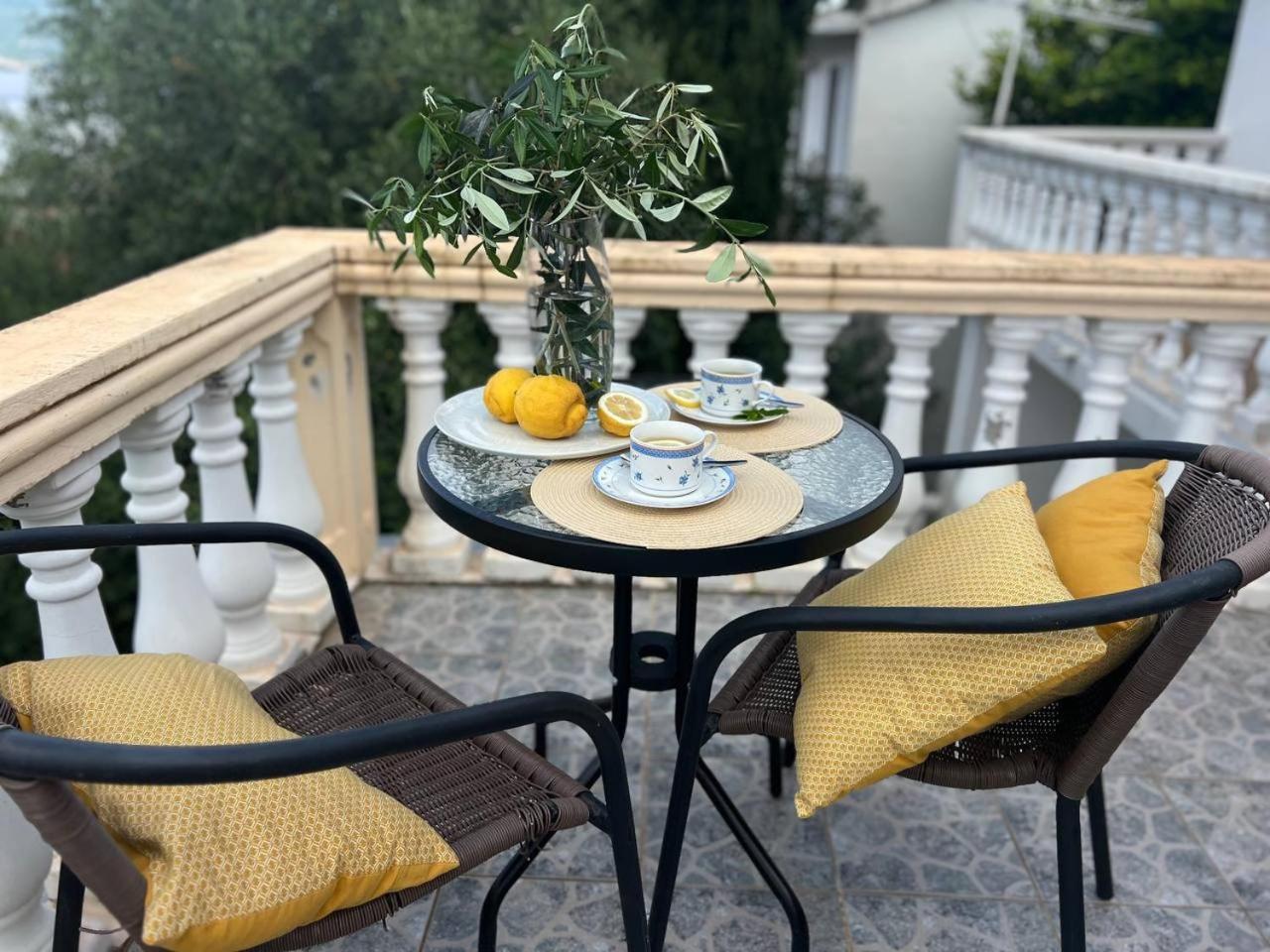 Apartments Arina Krasići Dış mekan fotoğraf