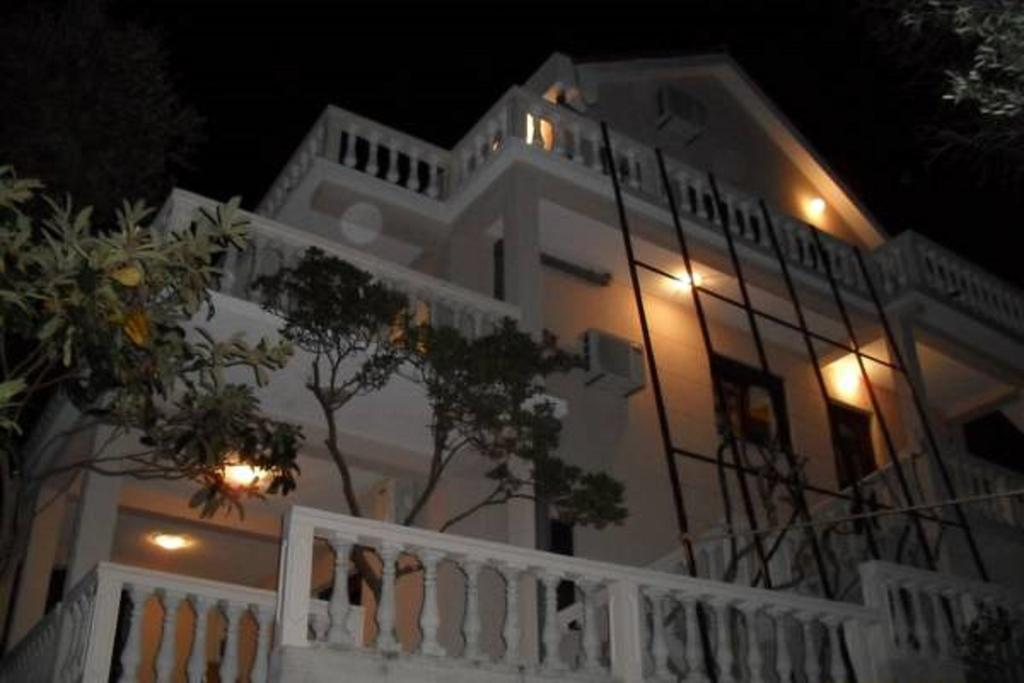 Apartments Arina Krasići Dış mekan fotoğraf